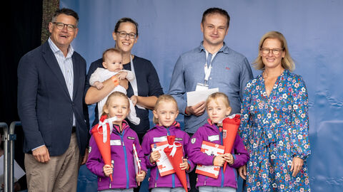 Ministerpräsident Rhein beim Drillingstreffen 2025