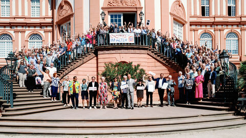 Gruppenfoto der hessischen Di@-Lotsen in Wiesbaden. Gruppenfoto der hessischen Di@-Lotsen in Wiesbaden.
